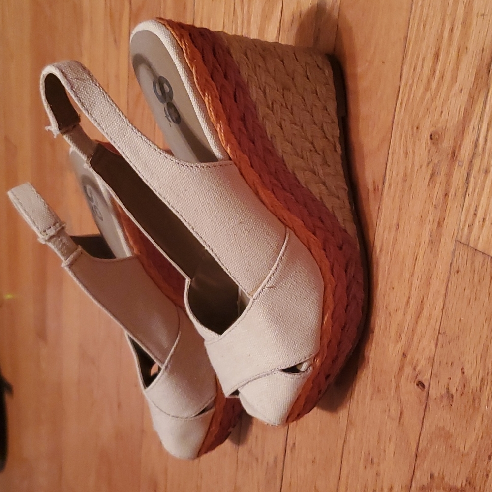 Open toe summer/spring wedges, size 7.5, tan with orange, pink, fusia.